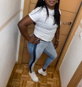 614896970: Chica busca chico en Madrid