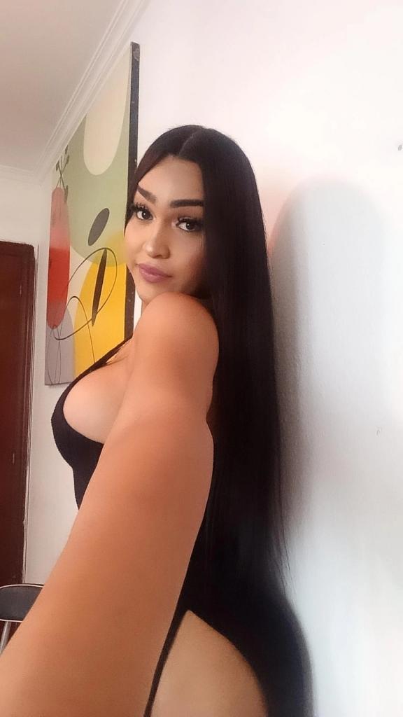 677913721: Transexual en Pontevedra