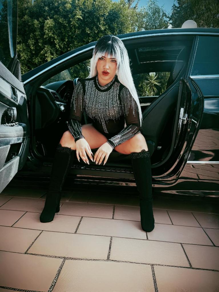 647163074: Chica busca chico en Málaga