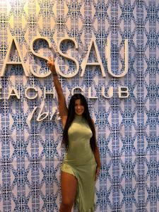 Chica busca chico en Ibiza: 