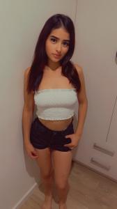 661434137: Chica busca chico en Barcelona