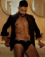 651839446: Chico busca chica en Valencia