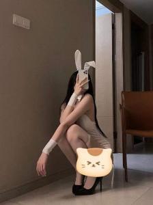 678888675: Chica busca chico en Madrid