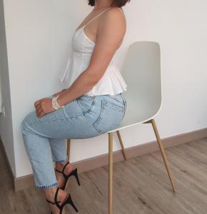 624236287: Chica busca chico en Madrid