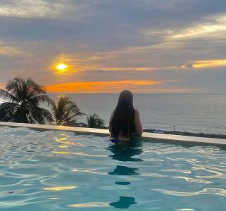 633413428: Chica busca chico en Navarra