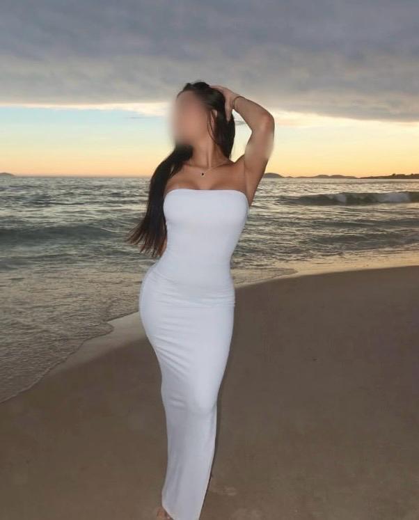 613214949: Chica busca chico en Sevilla