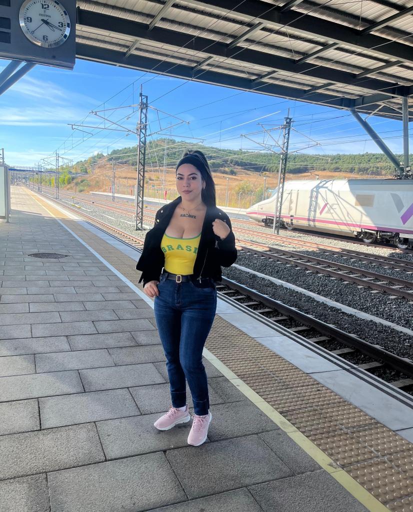 614955418: Chica busca chico en Navarra