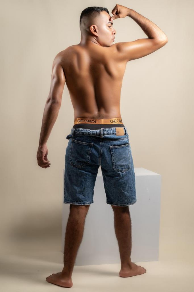 618444532: Chico busca chica en Las Palmas