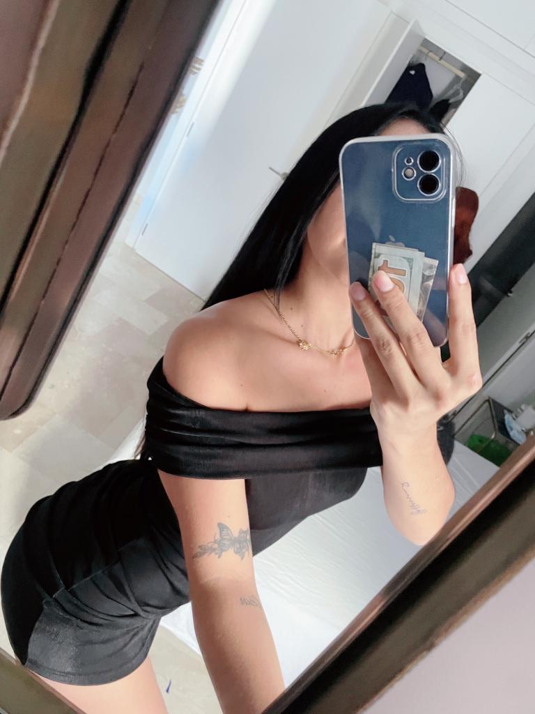 610168254: Chica busca chico en Cádiz