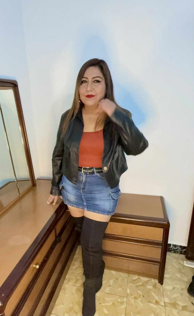 647752530: Chica busca chico en Zaragoza