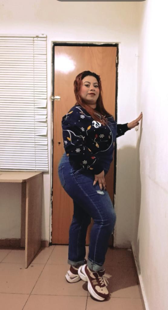 667408072: Chica busca chico en Sevilla