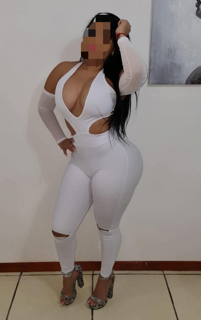 674000144: Chica busca chico en Sevilla