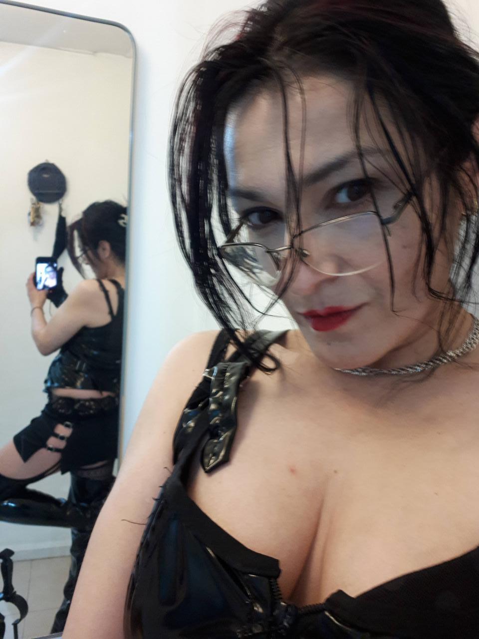 686689547: Chica busca chico en Málaga