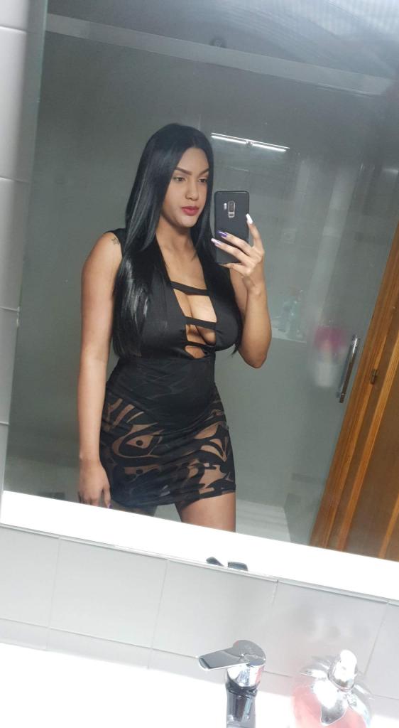 614634381: Chica busca chico en La Coruña