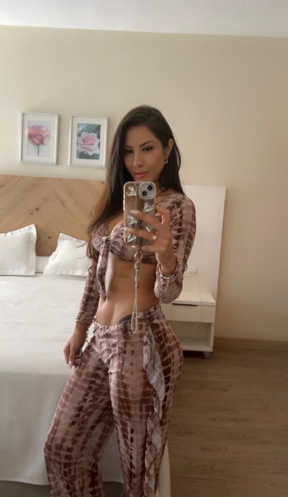 664089670: Chica busca chico en Madrid