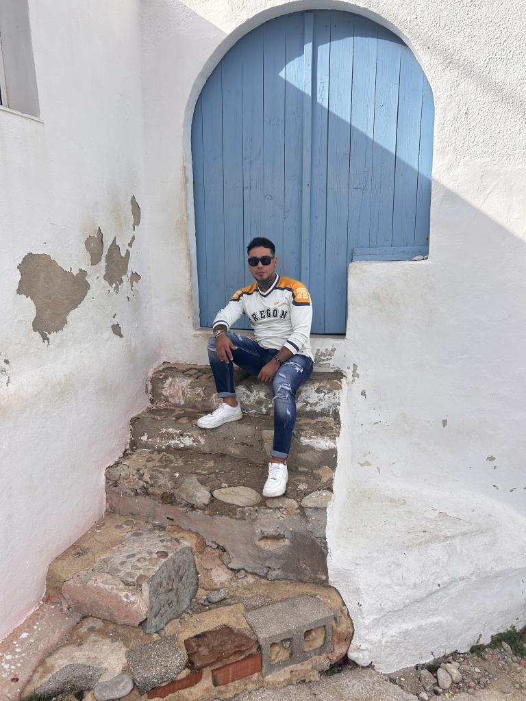 Chico busca chica en Sevilla: 