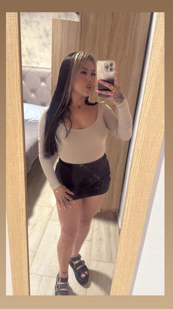 614276671: Chica busca chico en Málaga