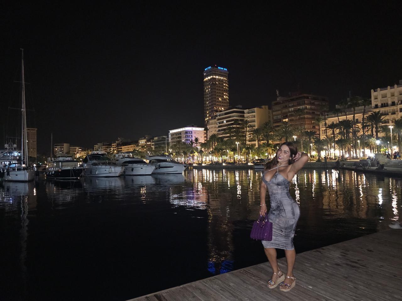 671765090: Chica busca chico en Madrid