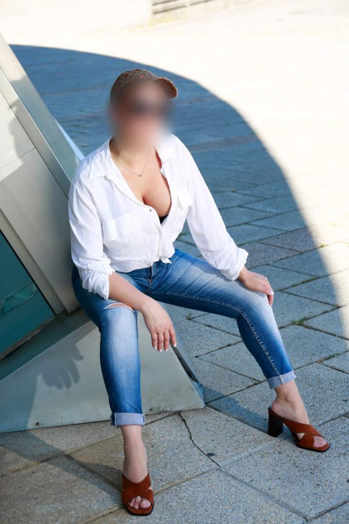 642467952: Chica busca chico en Madrid