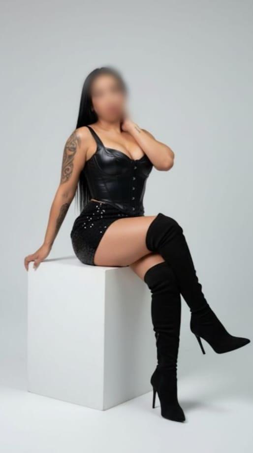 Chica busca chico en Alicante: Chica busca chico