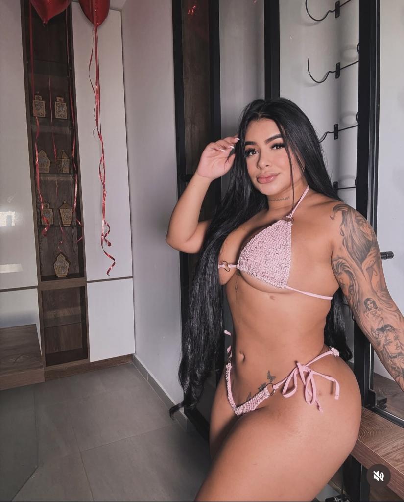 662381353: Chica busca chico en Barcelona