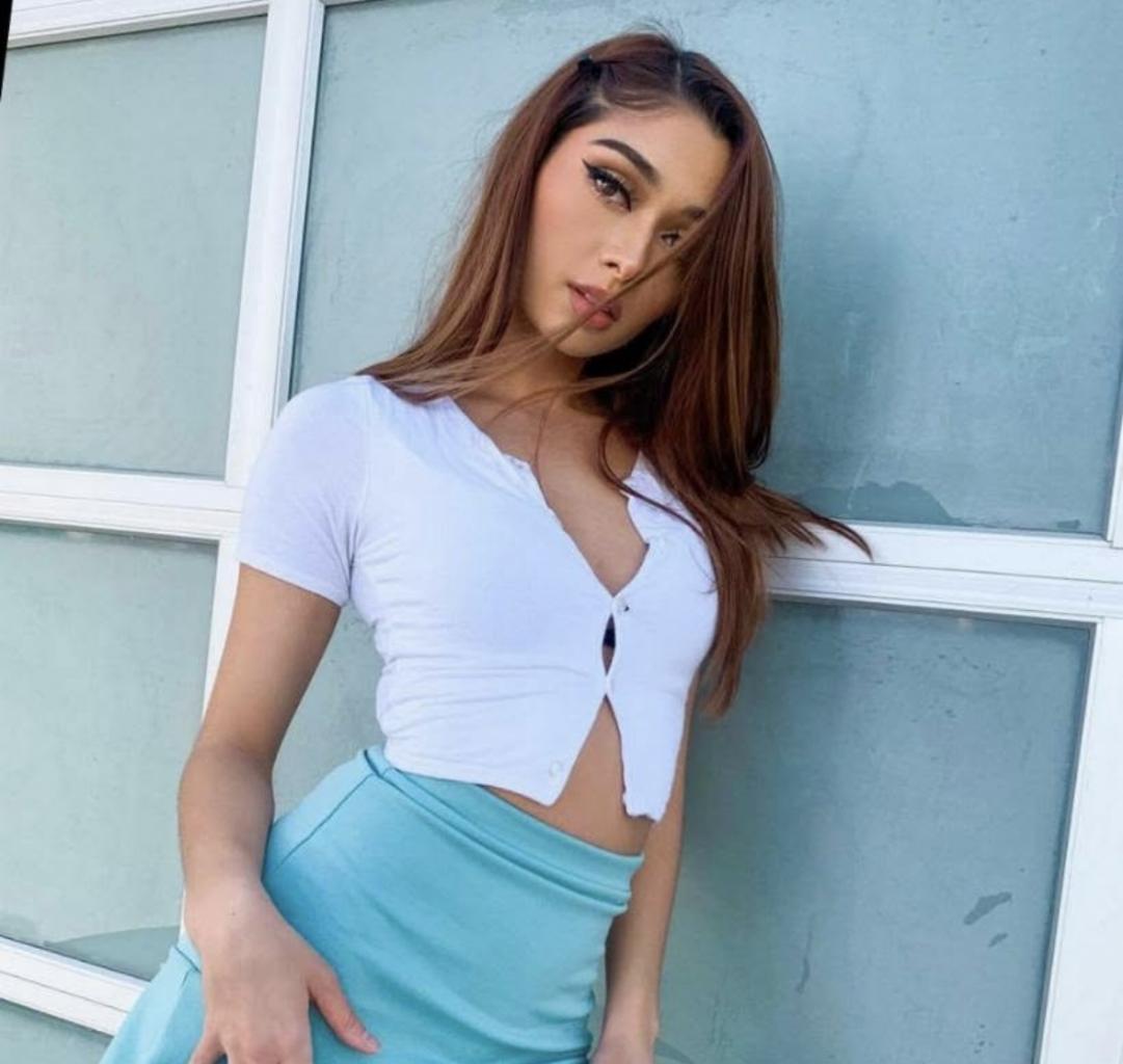 607587350: Chica busca chico en Málaga