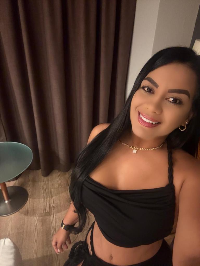 646081607: Chica busca chico en Tenerife