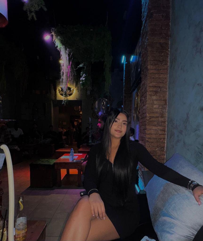 662477533: Chica busca chico en Madrid