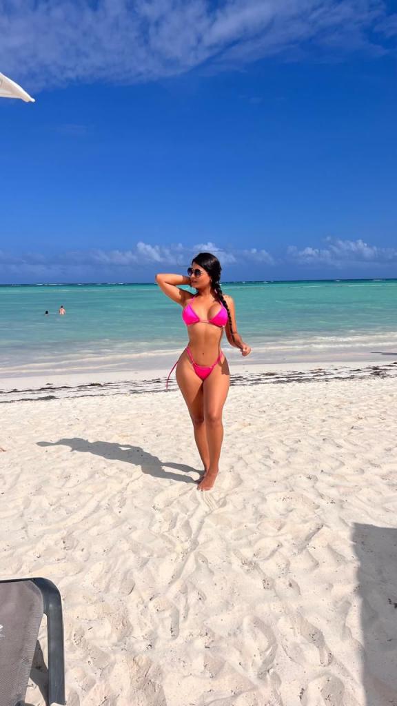 614210813: Chica busca chico en Barcelona