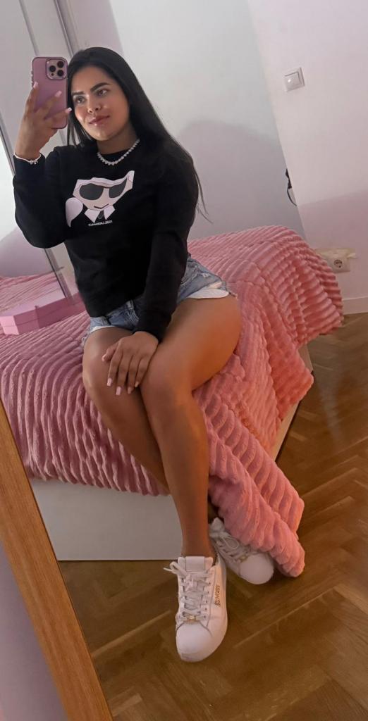 662477533: Chica busca chico en Madrid