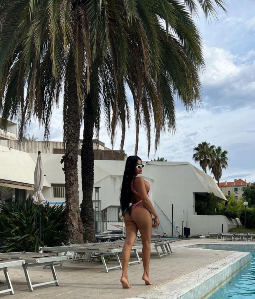 632927895: Chica busca chico en Murcia