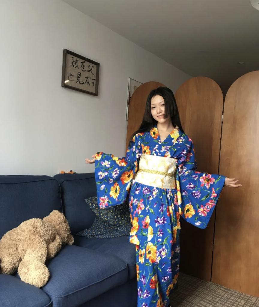 633436079: Chica busca chico en Madrid