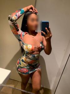 687795447: Chica busca chico en Barcelona