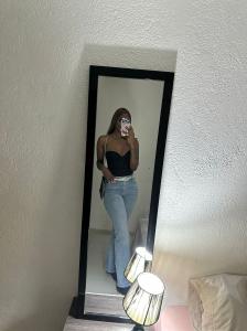 667364332: Chica busca chico en Barcelona