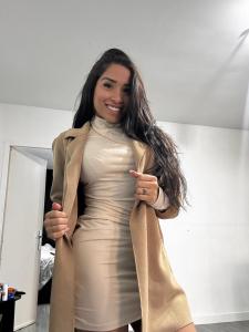 687658076: Chica busca chico en Sevilla
