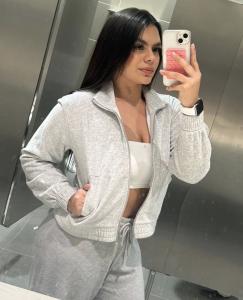 610638475: Chica busca chico en Málaga