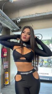 614210813: Chica busca chico en Barcelona