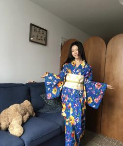 633436079: Chica busca chico en Madrid