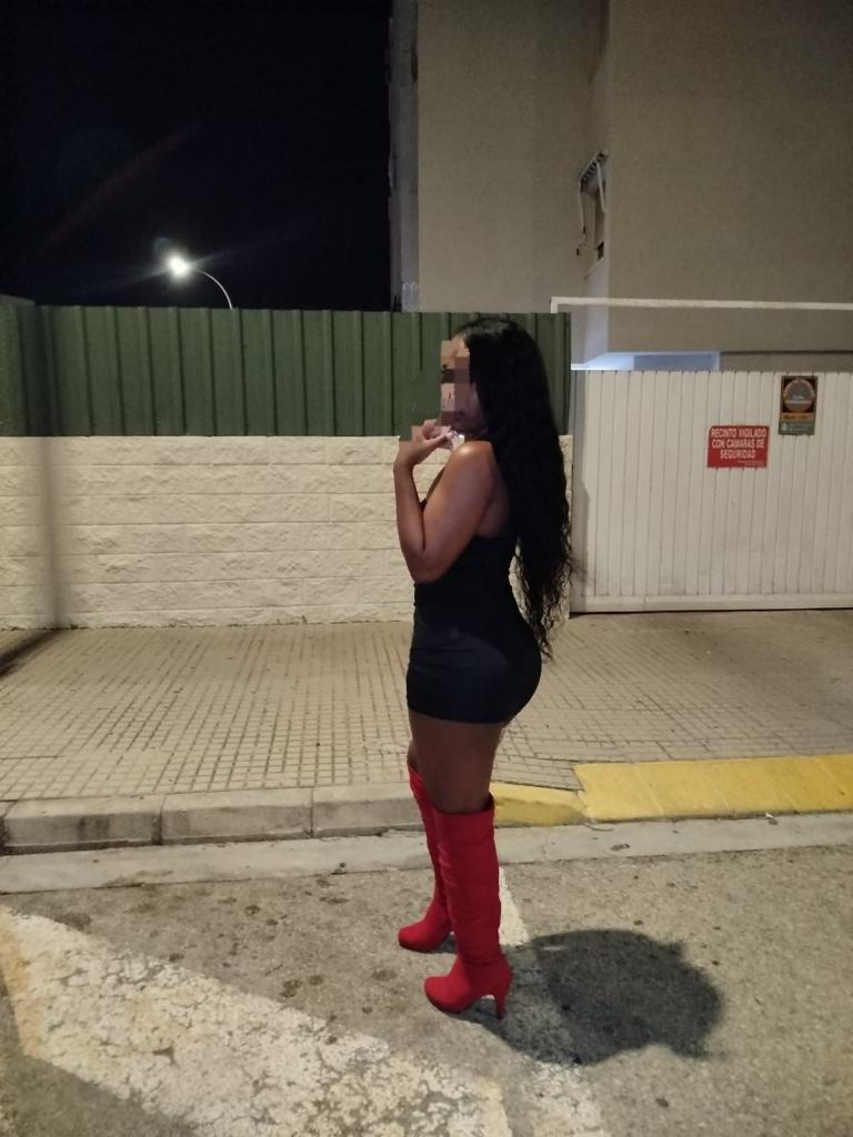 602551157: Chica busca chico en Alicante