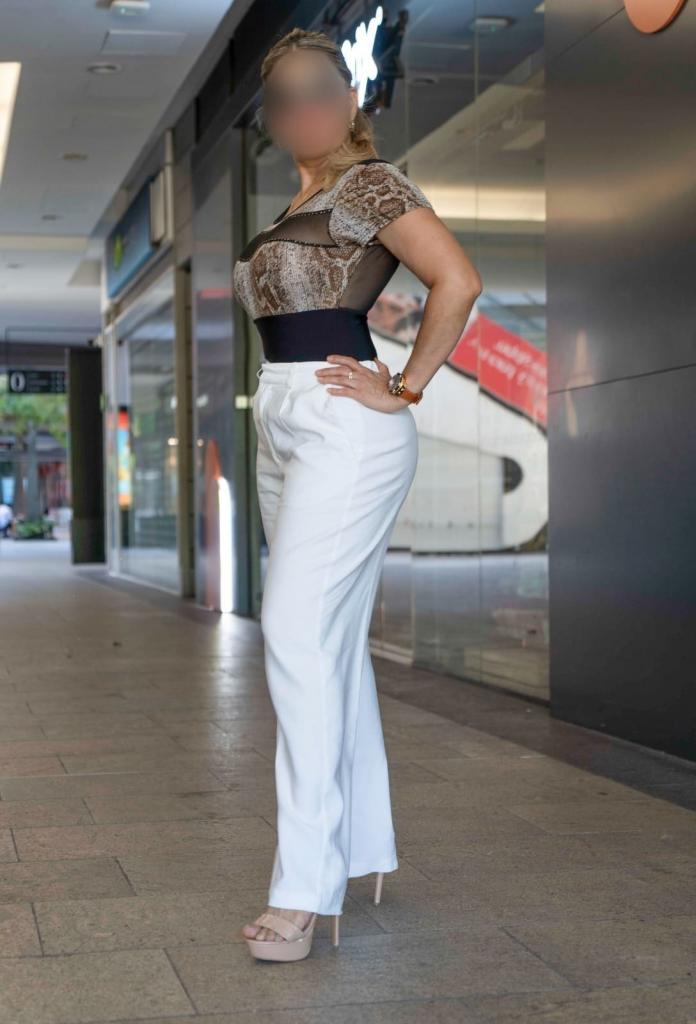 641887506: Chica busca chico en Barcelona