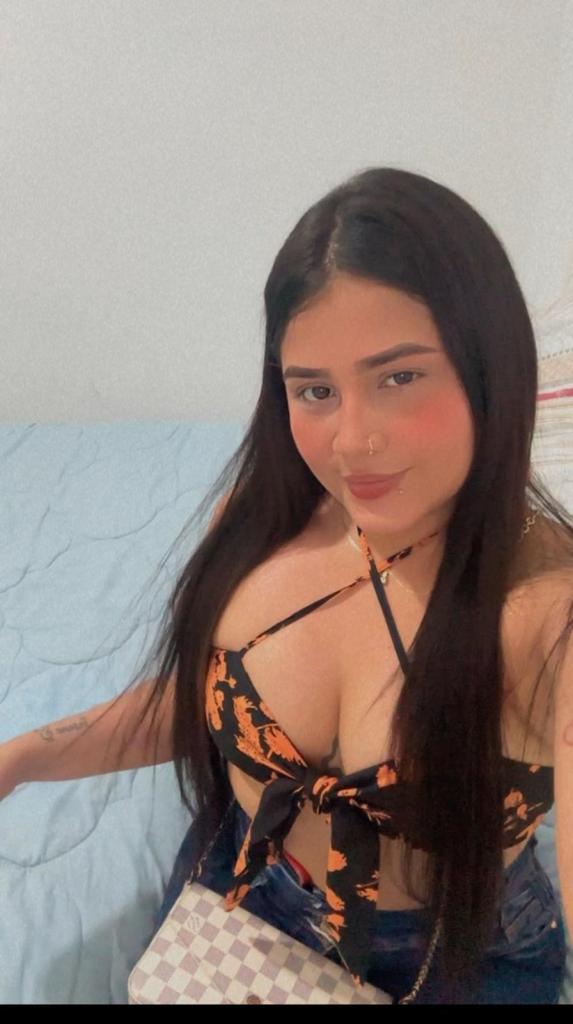 614542673: Chica busca chico en Barcelona