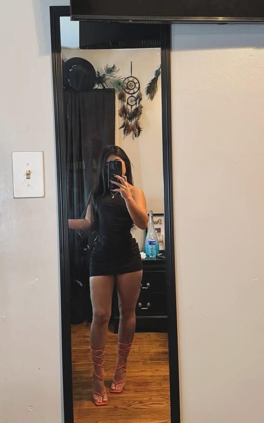 672877469: Chica busca chico en León