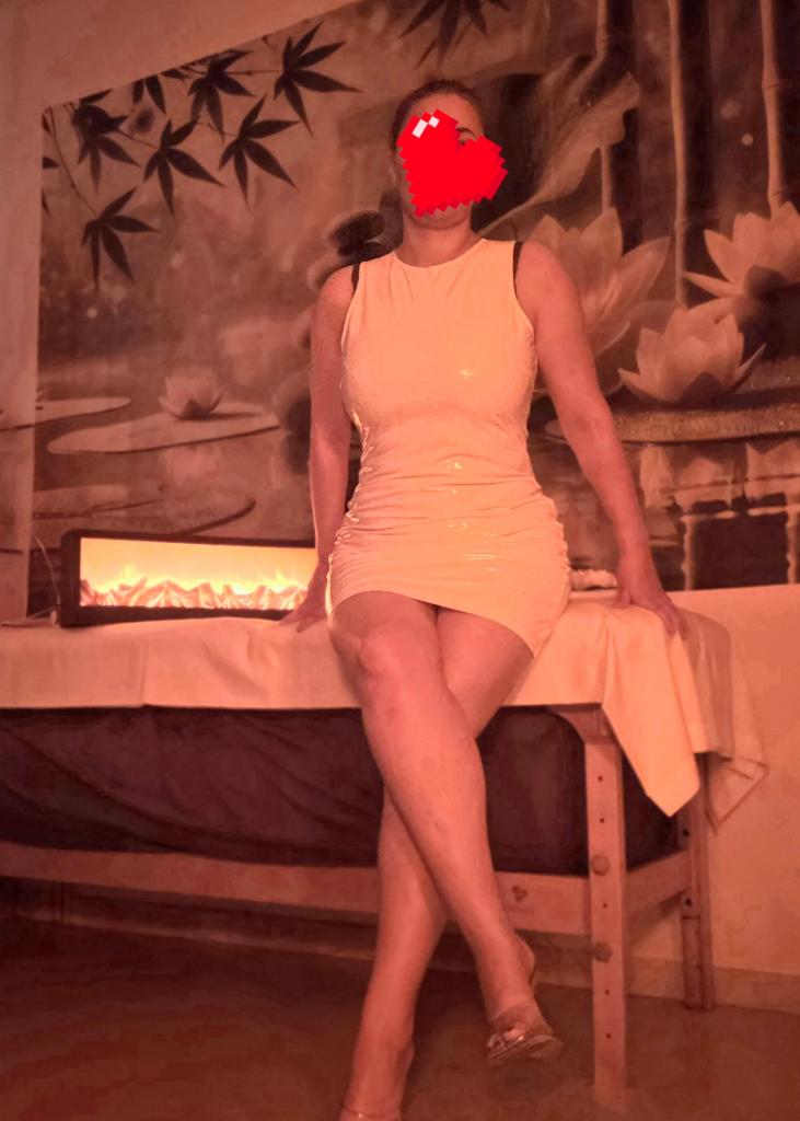 602556595: Chica busca chico en Sevilla