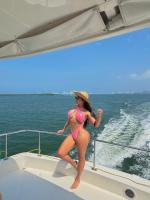 614210813: Chica busca chico en Barcelona