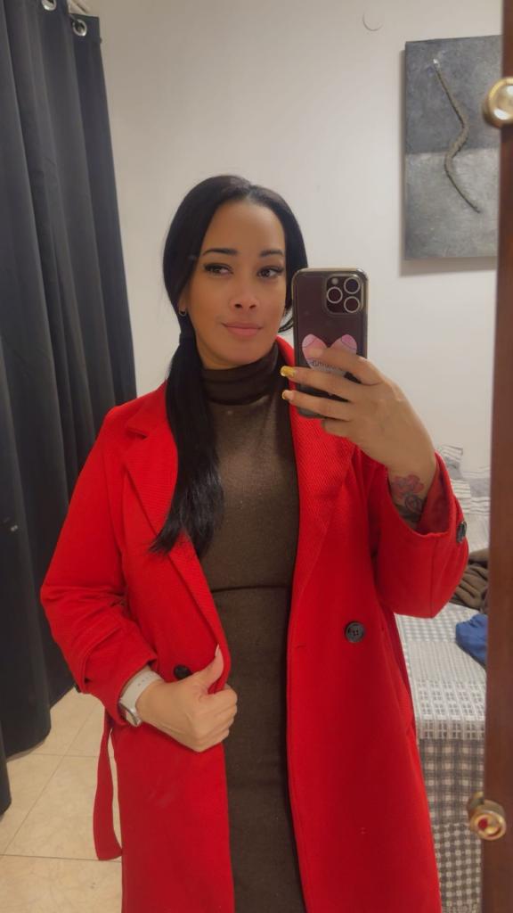 604299576: Chica busca chico en Barcelona