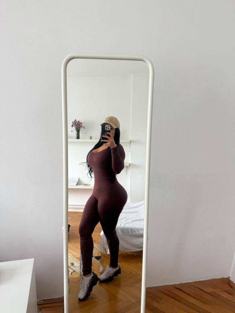 646081607: Chica busca chico en Tenerife