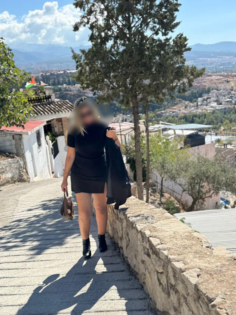 610044251: Chica busca chico en Granada
