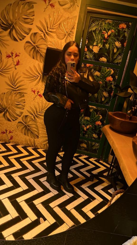 742041525: Chica busca chico en Navarra