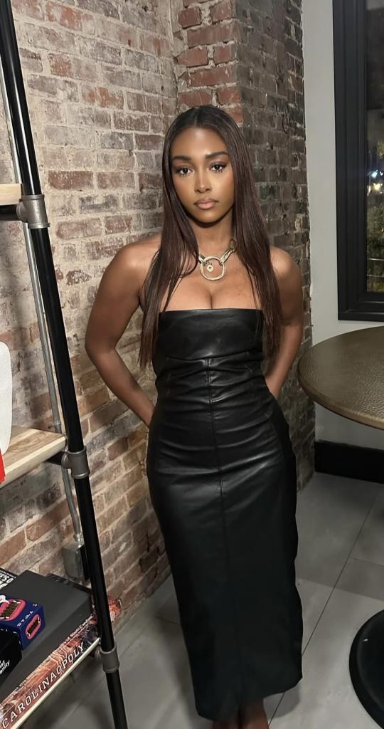 604287470: Chica busca chico en Cádiz