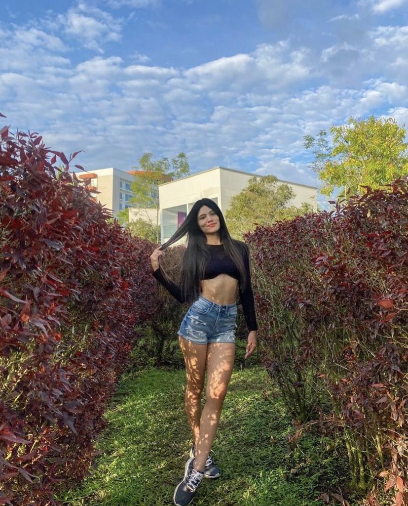 613479866: Chica busca chico en Lérida